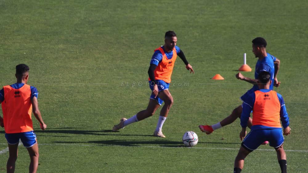 الجيش الملكي يختتم استعداداته بحصة تدريبية أخيرة قبل ملاقاة المغرب التطواني