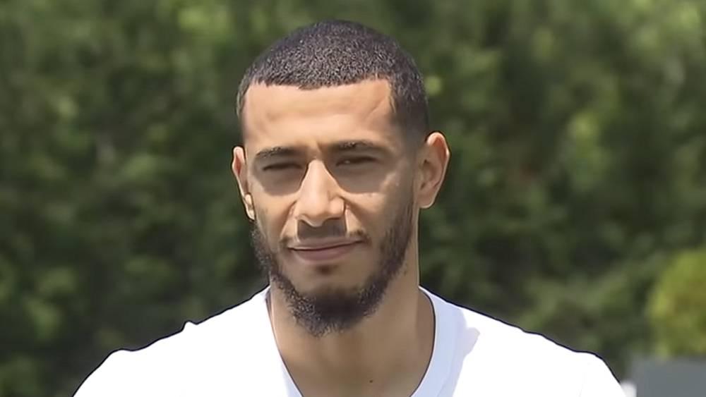 بلهندة: "أنا رجاوي لكنني لا أنوي الممارسة في الدوري المغربي لأن زملائي لهم تجارب سيئة في المسابقة"