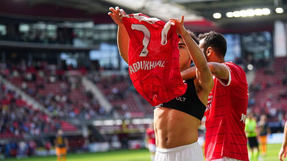 Zakaria Aboukhlal permet à l'AZ Alkmaar de se qualifier pour les play-offs