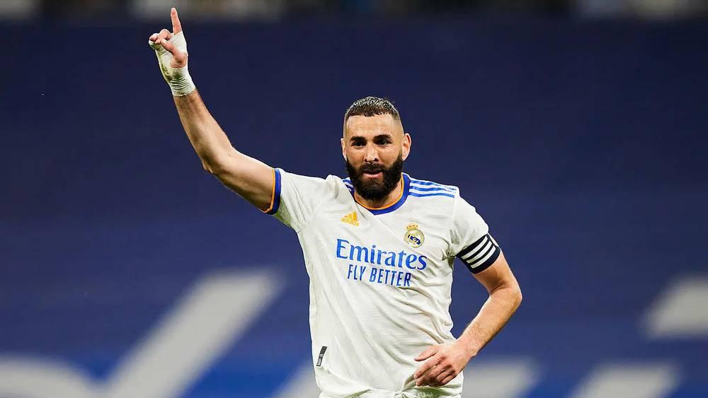 بتسجيله 27 هدفا في "الليغا".. بنزيما يفوز بجائزة "بيتشيشي" لأول مرة بعد انتظار دام 13 عاما