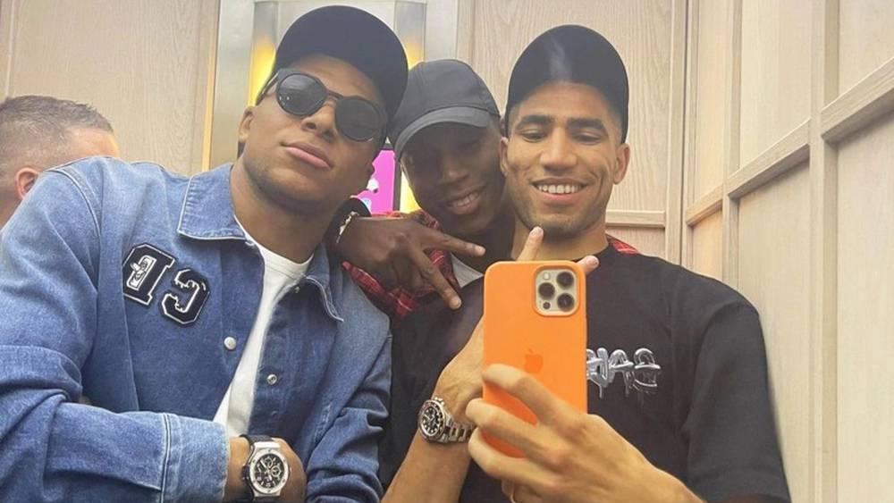 مبابي: "ذهبت لمدريد لأن حكيمي طلب مني ذلك.. سافرنا في رحلة خاصة وغيرنا أسماءنا لكن أمرنا كشف في الأخير"