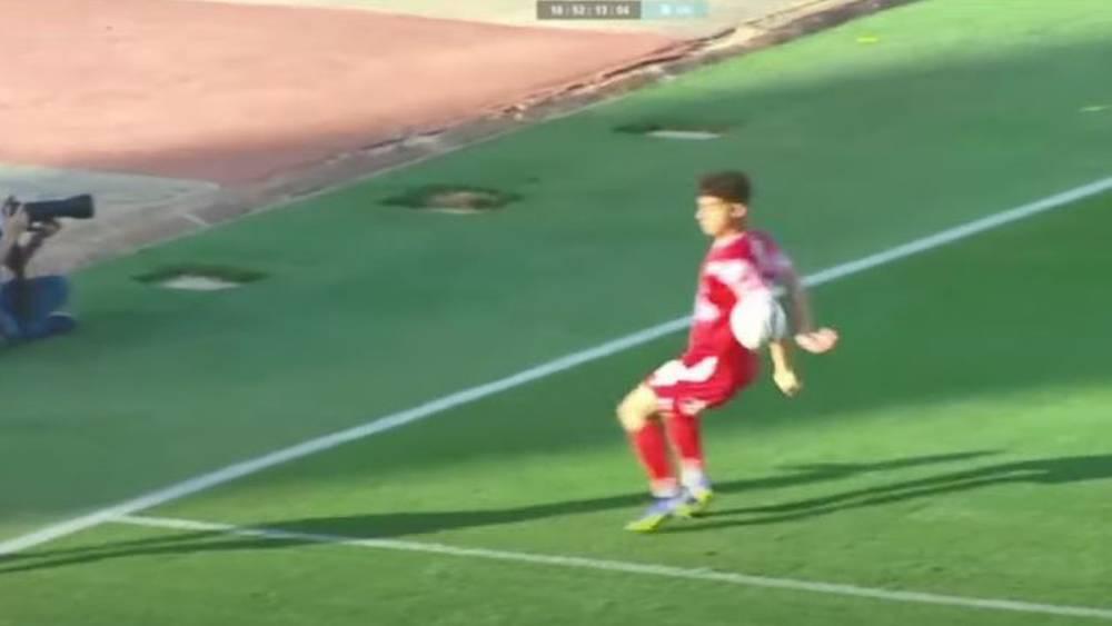 مديرية التحكيم: "لا وجود لركلة جزاء في لقطة لاعب الوداد حيمود أمام المغرب الفاسي"