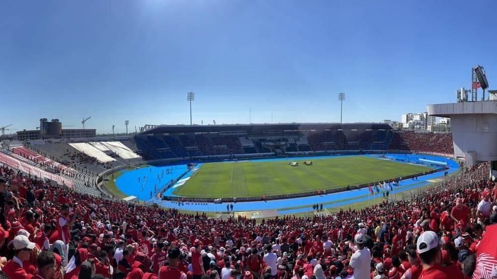 جنبات ملعب "دونور" تمتلئ بالجماهير قبل أقل من 3 ساعات من ضربة بداية نهائي العصبة