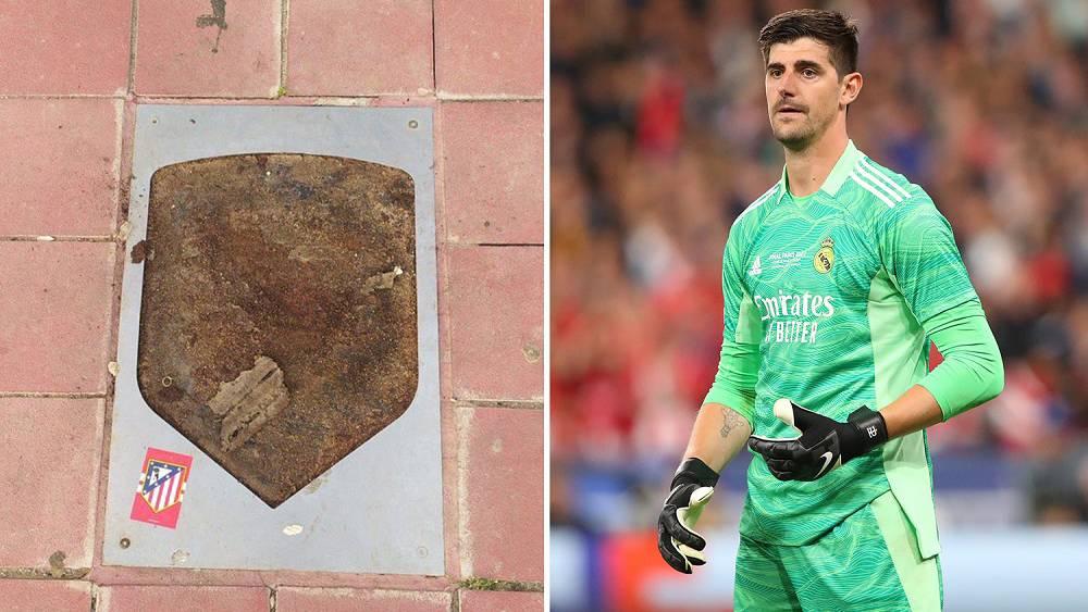 لوحة تكريم كورتوا "المقتلعة" تزين ممر أساطير الـ"روخيبلانكوس" من جديد