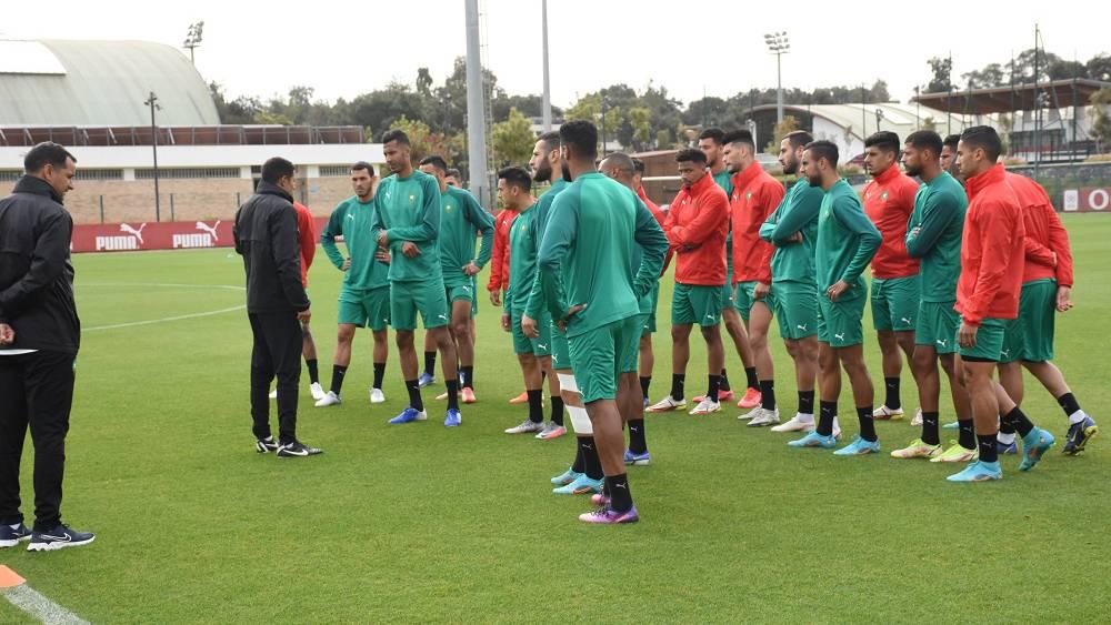 عموتة يستدعي 24 لاعبا للدخول في تجمُّعَيْن إعداديين