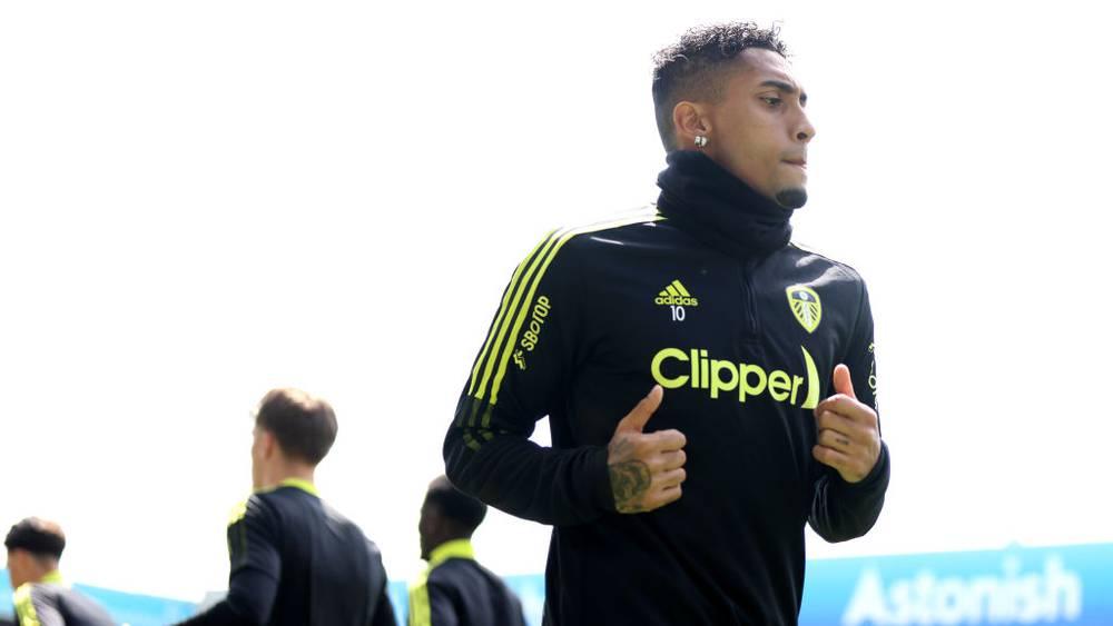 والده: "انتقال رافينيا إلى برشلونة مُمكن"