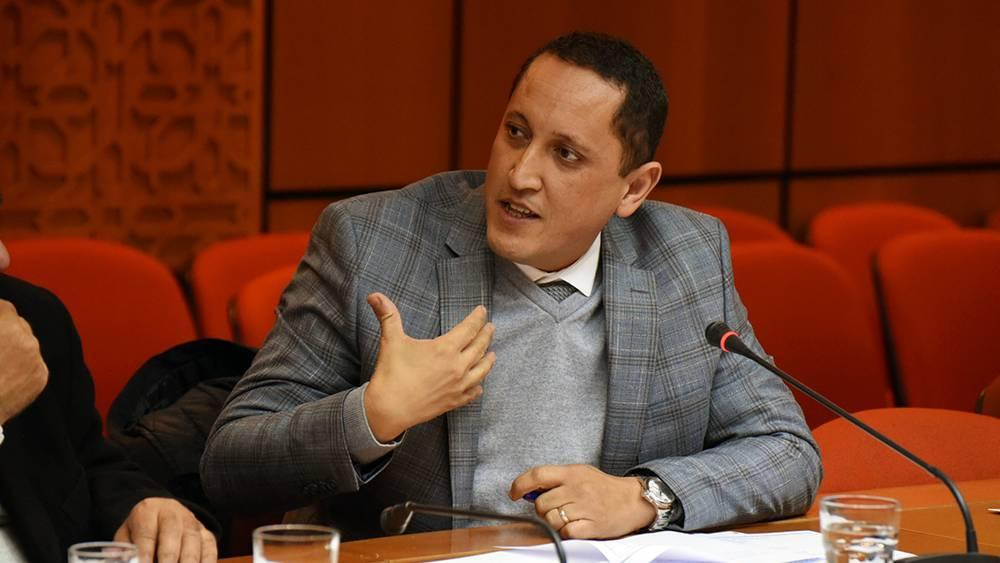 عضو الفريق الاستقلالي للوحدة والتعادلية بمجلس النواب لـ"البطولة": "وجهنا سؤالا لوزير الرياضة عن الاتِّهامات بالتلاعبات في القسم الوطني الثاني وننتظر الجواب وهذه السلوكات تمس بإشعاع كرة القدم المغربية"