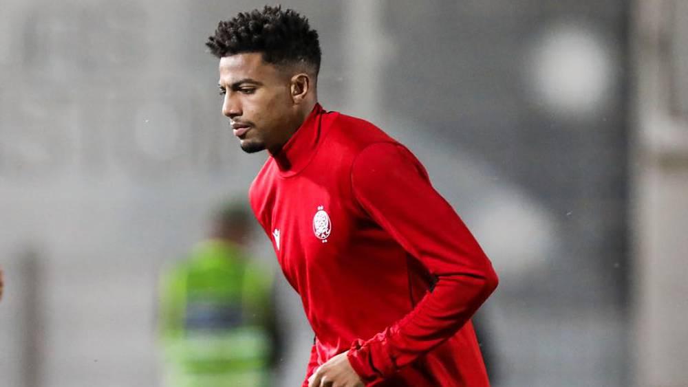 الوداد يستعيد خدمات العملود بعد تعافيه من فيروس "كورونا"