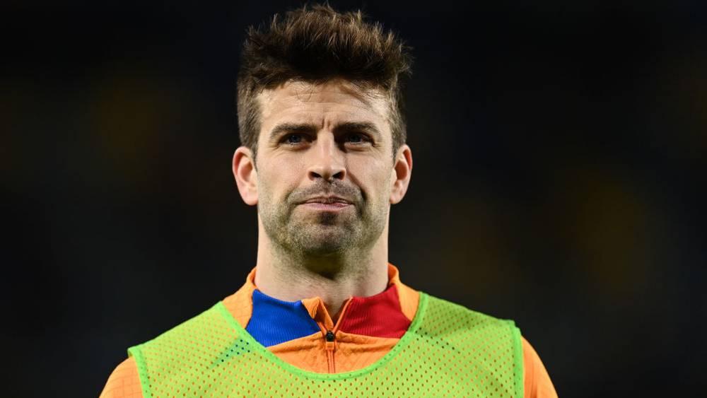 بيكيه يُخبر لابورتا: "تعاقد مع أفضل مُدافع في العالم وسأجعله بديلاً لي"