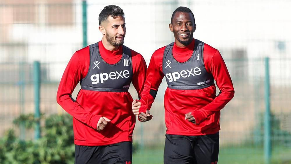 التشكيلة الرسمية للوداد في مباراة "الديربي".. كومارا والداودي أساسيان وأوك وحيمود في الاحتياط