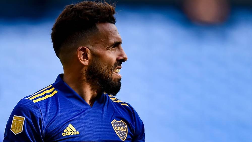 كارلوس تيفيز يقترب من تولي مهمته التدريبية الأولى