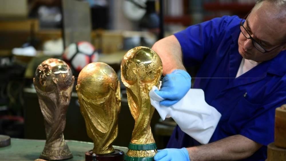 أحمد آيت سيدي عبد القادر.. مغربي من مدينة ورزازات شارك في إعداد وتزيين مجسم كأس العالم في النسخ الست الماضية