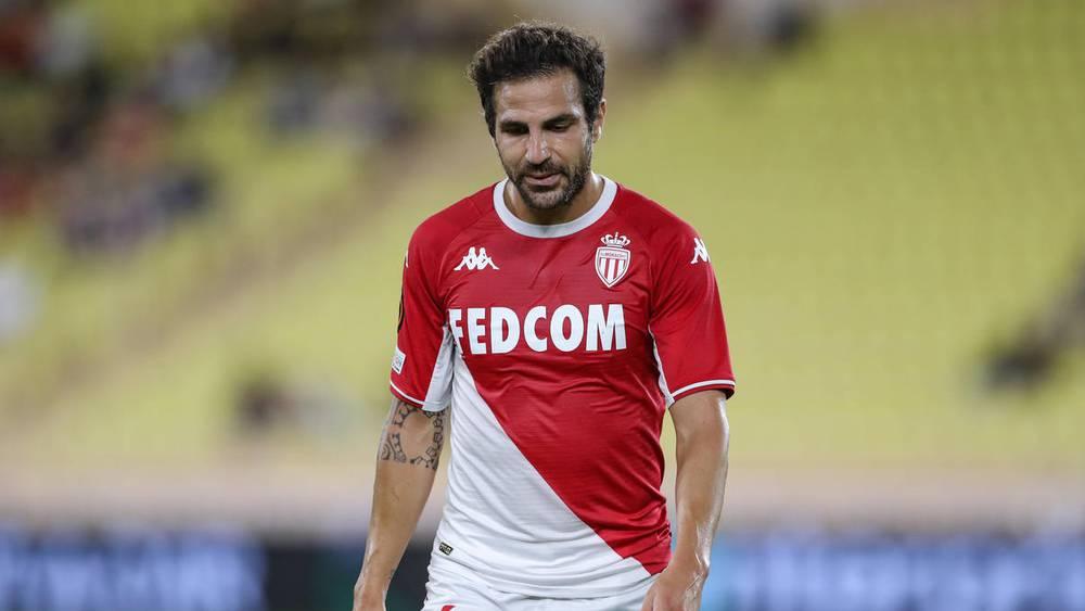 موناكو يعلن رحيل الإسباني فابريغاس عن صفوفه