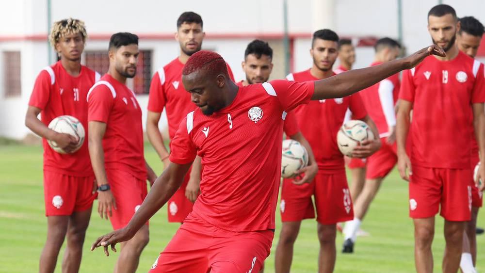 الوداد يستأنف تداريبه استعدادا لمباراة نهضة بركان ويشد الرحال صوب شرق المملكة غدا عبر الطائرة