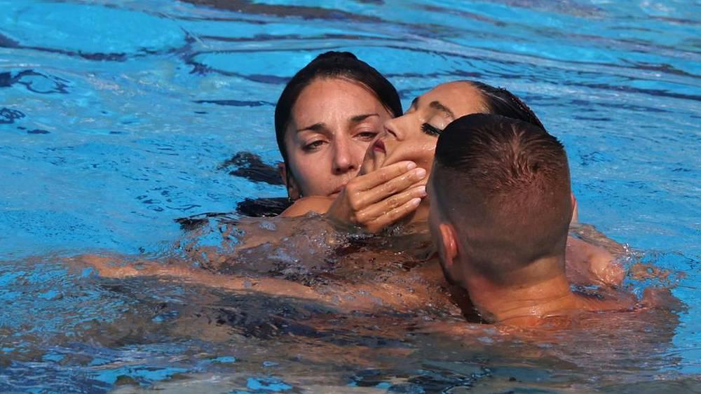 إنقاذ سبّاحة أمريكية من قاع المسبح في بطولة العالم للسباحة
