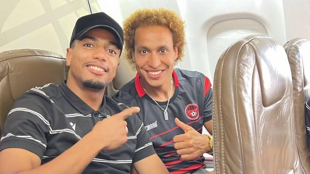 فريقا الوداد الرياضي وشباب المحمدية يسافران عبر نفس الطائرة صوب وجدة