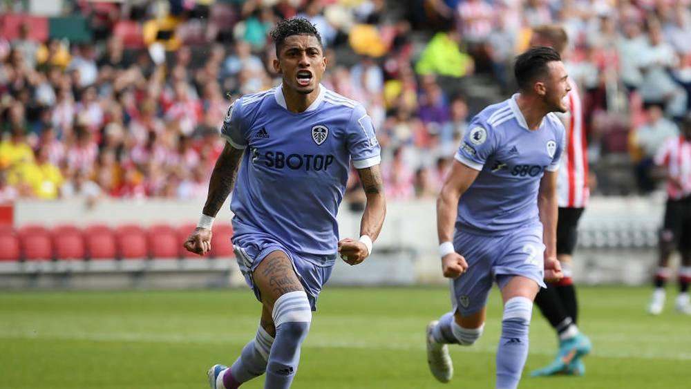 رغم اقتراب تشيلسي من حسم الصفقة.. ديكو يُشاهد في "كامب نو" لمحاولة نقل رافينيا إلى برشلونة