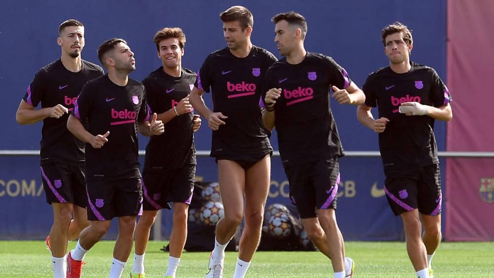 تشافي يُقرر الاستغناء عن 6 لاعبين من برشلونة قبل انطلاق الموسم الجديد 2022-23