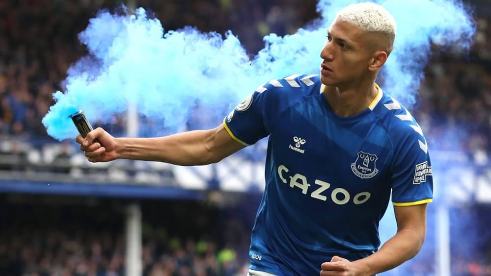 ريتشارليسون يتلقى عقوبة إيقاف