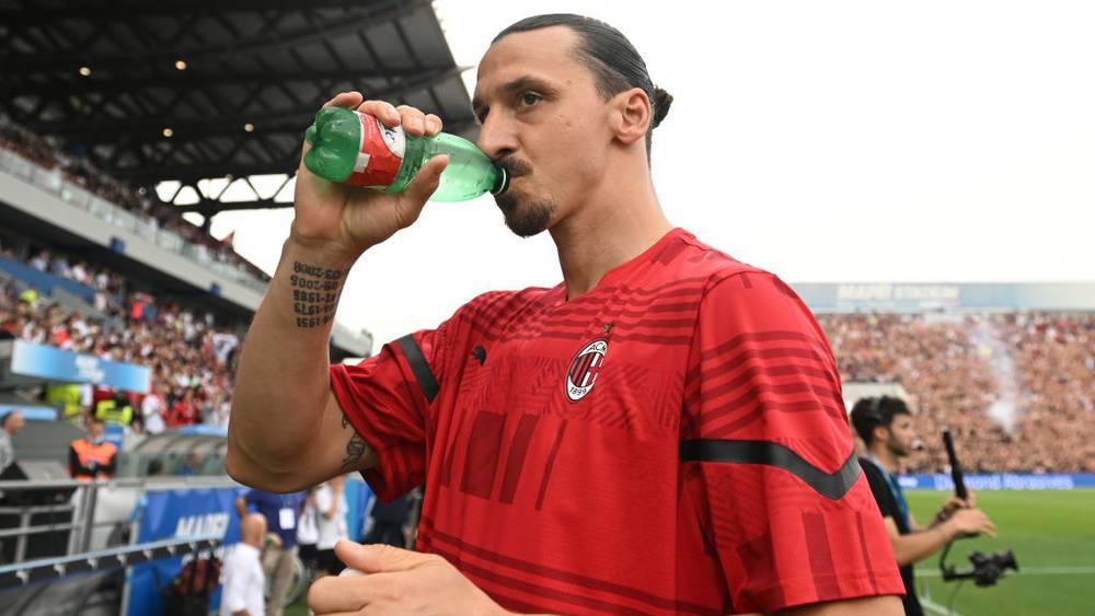 إبراهيموفيتش يوافق على التنازل عن 5 ملايين يورو من راتبه للبقاء مع ميلان