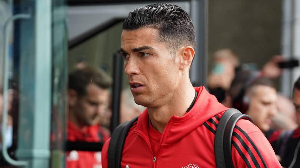 تقرير/ مانشستر يونايتد يرضخ لضغط رونالدو ويستعد لبيعه