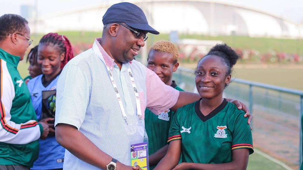 رئيس الاتحاد الزامبي يحل بالمغرب لمساندة منتخب بلاده قبل المباراة الأخيرة في دور مجموعات "كان المغرب 2022"