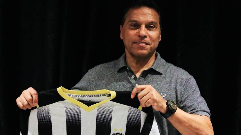 رسميًا/ وفاق سطيف يتعاقد مع حسام البدري لمدة موسمين