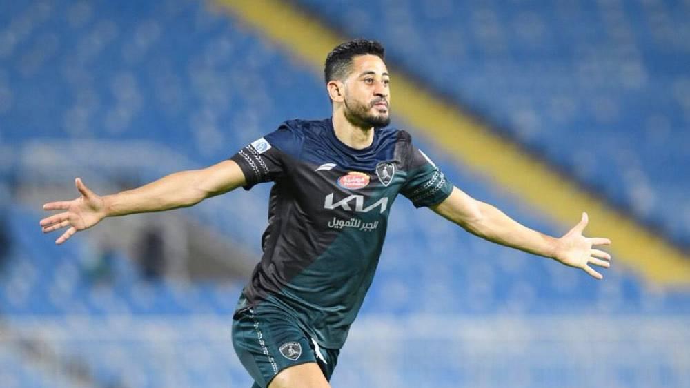 مراد باتنا يقترب من الانضمام للاتحاد السعودي خلال الميركاتو الصيفي الجاري