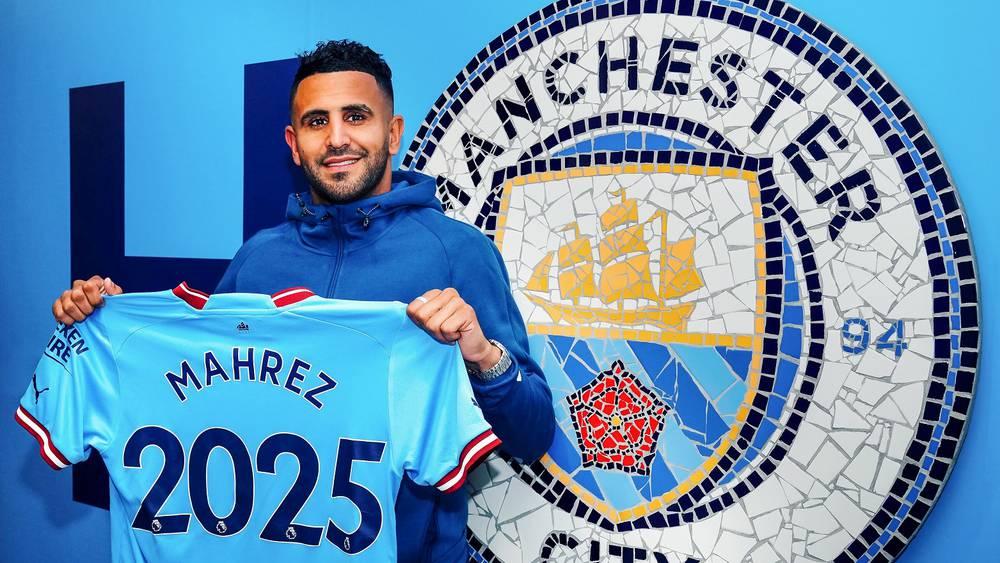 رسميا/  الجزائري رياض محرز يجدد عقده مع مانشستر سيتي حتى 2025