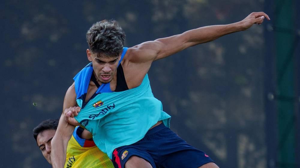 سبورت: "برشلونة يفكر في إدراج الزلزولي في صفقة الفرنسي كوندي"