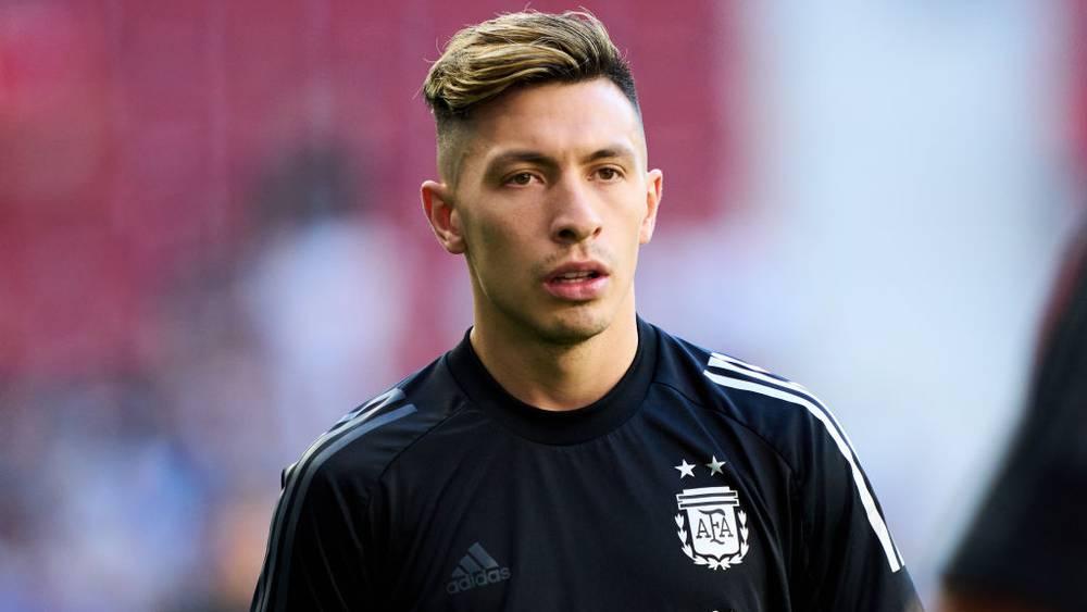 رسميًا/ مانشستر يونايتد يضم ليساندرو مارتينيز بـ65 مليون يورو