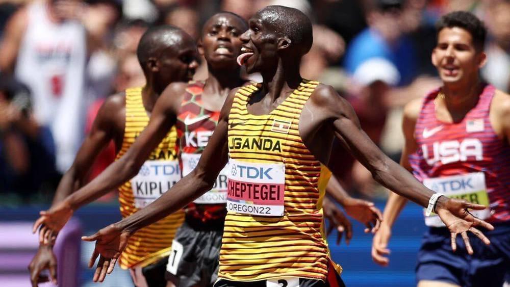 بطولة العالم لألعاب القوى/ الأوغندي جوشوا شيبتيغي يتوج بذهبية سباق 10 آلاف متر والعداء المغربي الطالبي يحتل المرتبة الـ21
