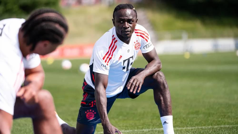 ماني يغادر معسكر بايرن ميونخ بأمريكا من أجل السفر إلى المغرب لحضور حفل جوائز "الكاف" المقرر يوم الخميس المقبل