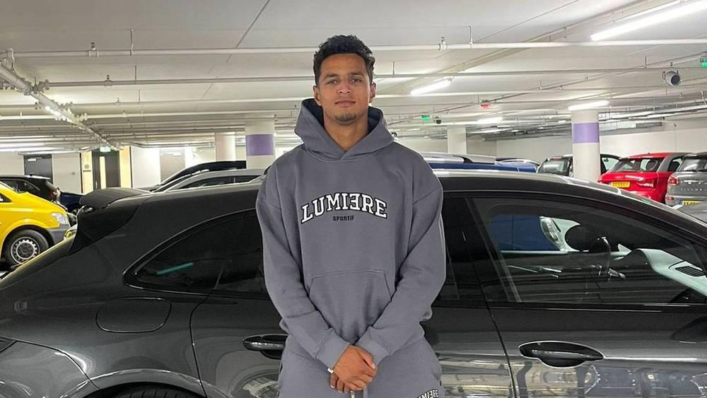 تهديدات بالقتل لإحاتارن من إحدى العصابات تُغيِّبه عن مرافقة أياكس إلى معسكره الإعدادي في النمسا