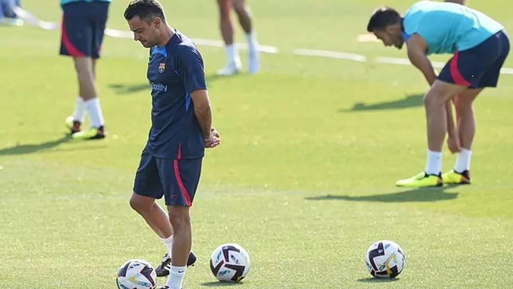 انتهاء أزمة تشافي في السفر إلى أمريكا ولحاقه بمباراة الكلاسيكو بات مؤكدًا