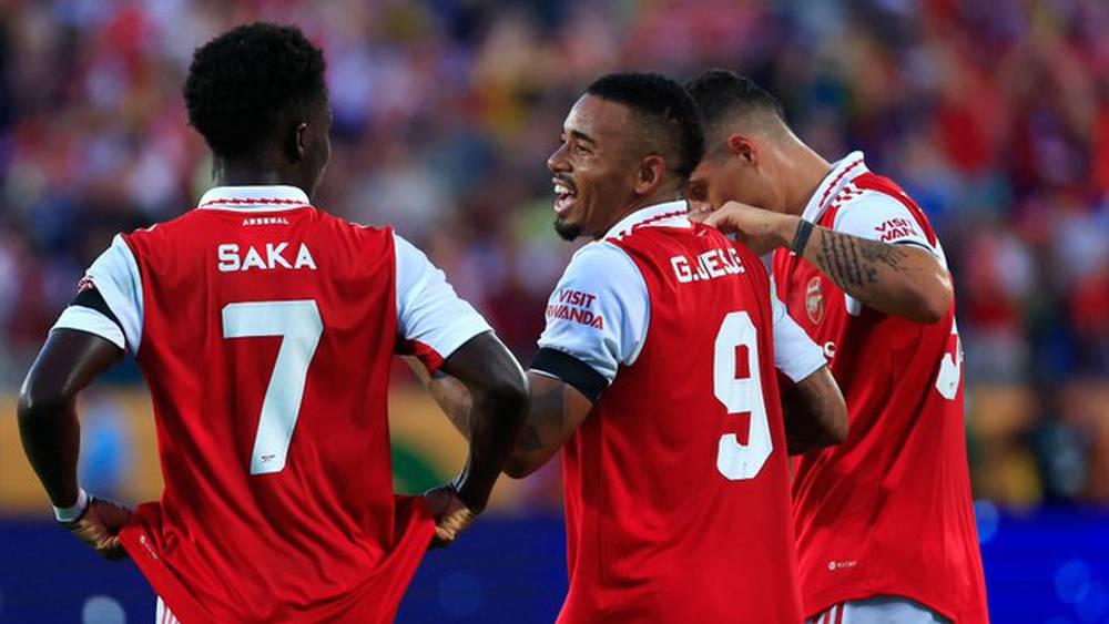 بمشاركة زياش كبديل.. أرسنال يُسقط تشيلسي ودياً برباعية نظيفة