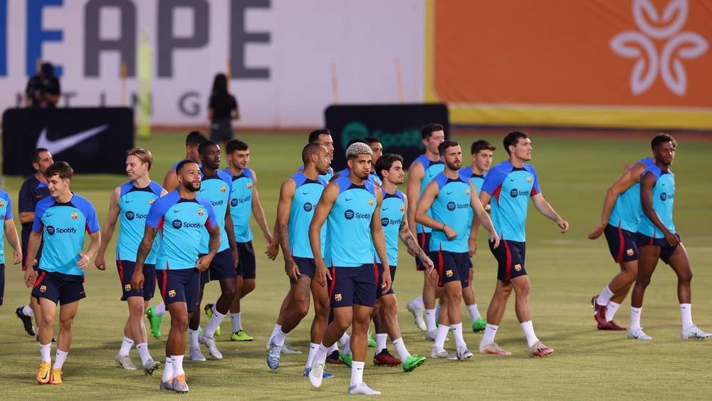تشافي يلغي ثالث حصة تدريبية لبرشلونة في جولته بالولايات المتحدة الأمريكية بسبب ارتفاع درجة الحرارة