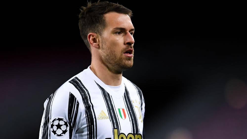 رسميًا/ يوفنتوس يفسخ عقد متوسط ميدانه "آرون رامسي" قبل عام من تاريخ نهايته