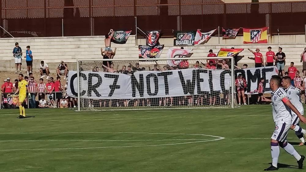 جماهير أتلتيكو مدريد ترفع لافتة في مباراة نومانسيا: "كريستيانو.. أنت غير مُرحب بك!"