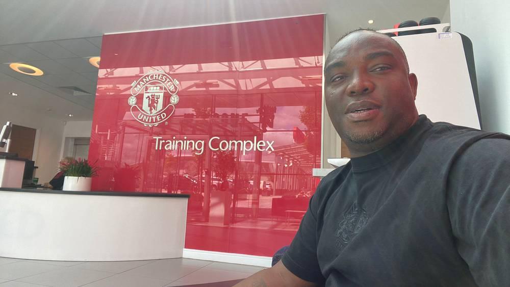 مانشستر يونايتد يُعين الجنوب أفريقي "بيني مكارثي" كمدرب للمهاجمين ضمن طاقم "إريك تين هاغ"