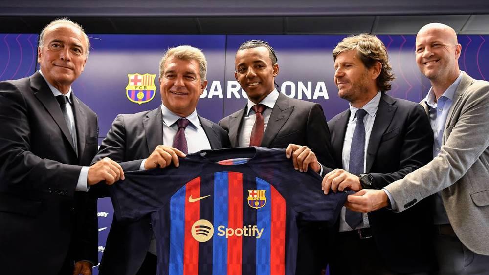 برشلونة يفعِّل ثالث "رافعة" ويحصل على 100 مليون يورو بعد بيع 24.5٪ من استوديوهات النادي