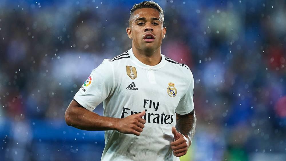 ماريانو دياز يُقرر البقاء مع ريال مدريد والرحيل بعد نهاية عقده في الصيف المقبل