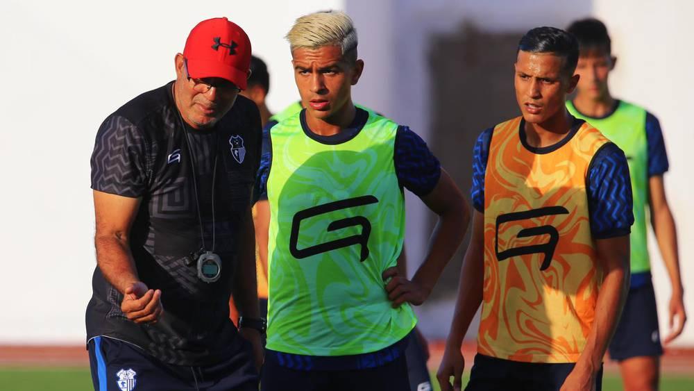 اتحاد طنجة يلغي معسكر تركيا بسبب مشاكل في حجز تذاكر الطائرة