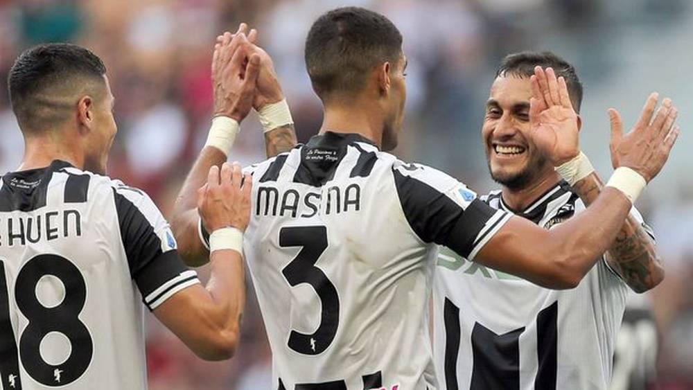 ماسينا يسجل هدفه الأول مع أودينيزي في مرمى ميلان خلال الجولة الأولى من الدوري الإيطالي