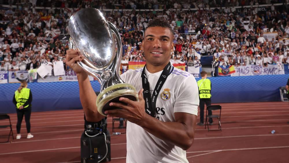 مانشستر يونايتد يُجهز عرضًا بقيمة 60 مليون يورو لضم "كاسيميرو"