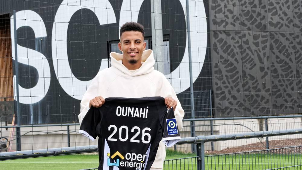 رسميا/ عز الدين أوناحي يجدد عقده مع أنجيه لغاية 2026