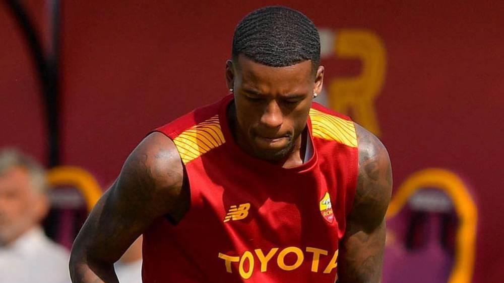 بعد أسبوعين فقط من انضمامه.. روما يُعلن إصابة "فينالدوم" بكسر في ساقه وغيابه لفترة طويلة