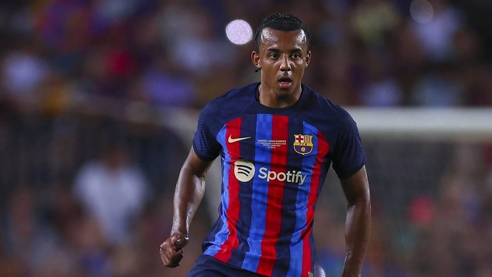 رسميا/ بعد شهر من الانتظار.. برشلونة ينجح في تسجيل كوندي واللاعب جاهز لمباراة بلد الوليد