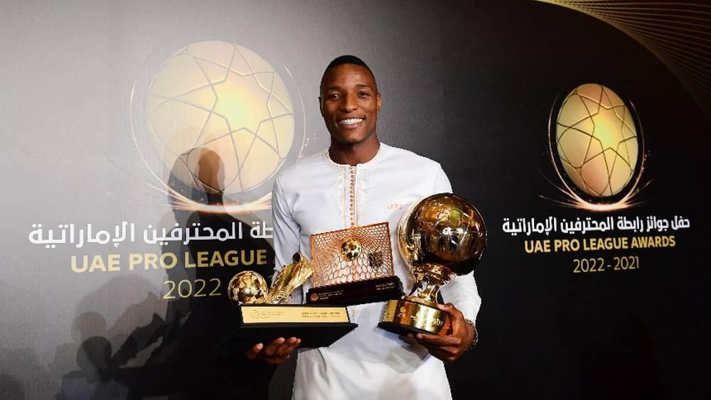 لابا كودجو يحرز الكرة الذهبية لأفضل لاعب أجنبي والحذاء الذهبي لهداف الدوري الإماراتي "موسم 21-22" وجائزة أجمل هدف