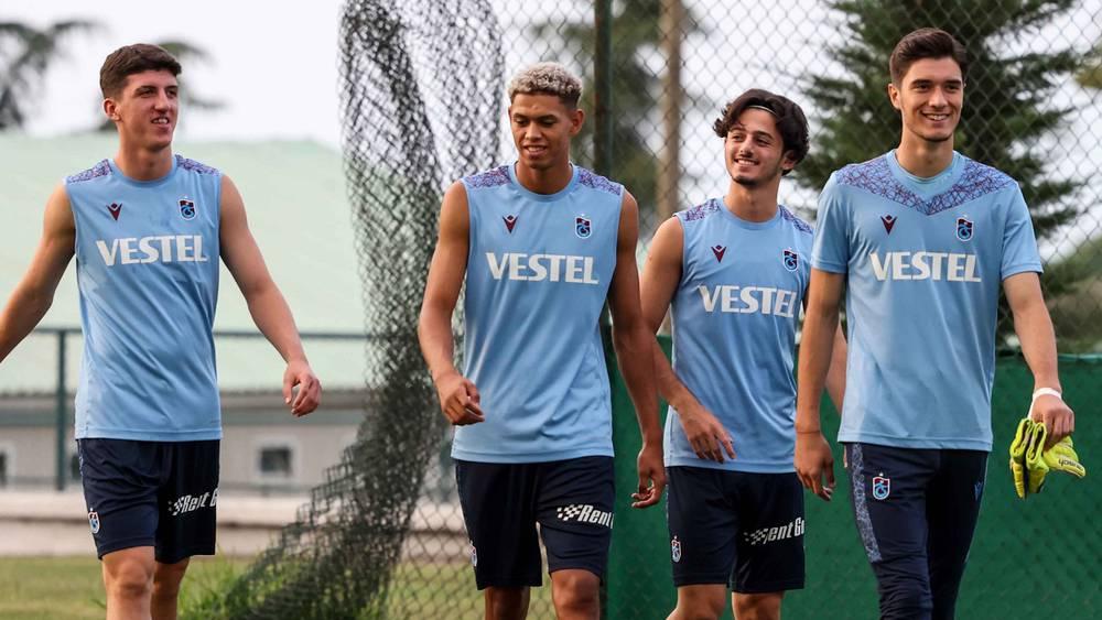 منتصر لحتيمي احتياطي ضد غلطة سراي في الدوري التركي